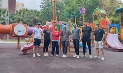 Bayraklı’da Ege Üniversitesi öğrencilerden park temizliği