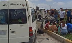 Afyonkarahisar'da Korkunç Kaza: 6'sı Çocuk 9 Kişi Yaralandı!