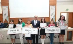 İzmir Bilim Olimpiyatları’nda 73 öğrenci ödüllendirildi