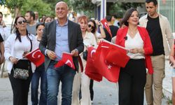 Karabağlar’da Cumhuriyet Coşkusu Sokaklara Taştı