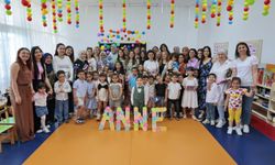 Konak’ta Miniklerden Annelerine Sürpriz Dolu Kutlama