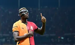 Galatasaray Taraftarından Osimhen'e: "Bizimle Kal"