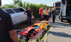 Denizli’de feci kaza: Servis minibüsü ters döndü