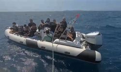 Didim açıklarında 2’si çocuk 15 göçmen son anda kurtarıldı