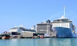 Kuşadası'na bir günde 9 Bin 600 turist geldi