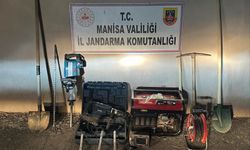Akhisar'da ormanda kaçak kazı yapan 3 kişi suçüstü yakalandı