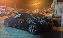 Lüks otomobille kaza yapan sürücü plakayı söküp kaçtı