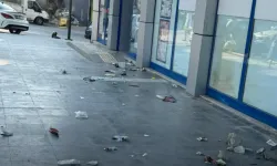 Buca’da hijyen sorunu: Market önü temizlenmiyor