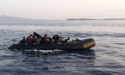 Çeşme açıklarında 5’i çocuk 23 düzensiz göçmen yakalandı