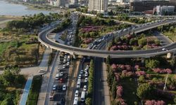 İzmir’in taşıt yükü büyüyor: Trafik daha da yoğunlaşıyor
