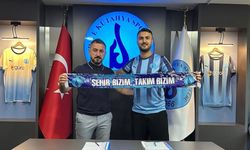 Taraftarın sevgilisi Sezgin takımda kaldı