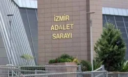 İzmir Adliyesi önünde panik: Park halindeki araç alev aldı
