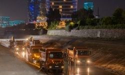 İzmir’de iki dere yatağı temizlendi