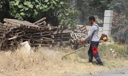 Menderes Belediyesi’nden ot temizliği