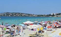 Çeşme’de 14 plaj ve 2 marinada Mavi Bayrak dalgalanacak