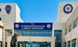 Dolandırıcılık suçundan aranan şahsı polis yakaladı