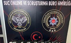 İzmir’de silah ticareti operasyonu: Gizli bölmelerde ele geçirildi