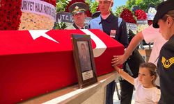 Minik Deniz’den şehit babasına son bakış