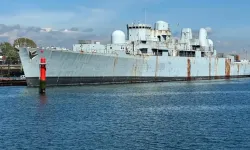 İzmir’de Asbestli Gemi Krizi Büyüyor: HMS Bristol’un Sökümüne Tepki Yağdı!