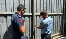 Konak’ta kaçak depolar bir kez daha mühürlendi