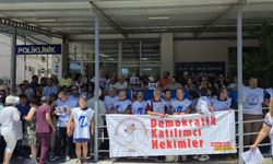 İzmir’de hekim gözaltılarına tepki büyüyor