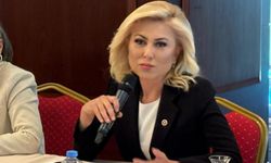 Şebnem Bursalı: Çeşme’de Su Değil, Sorun Akıyor