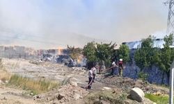 Torbalı’da Kağıt Fabrikasında Yangın: Alevlere Müdahale Sürüyor