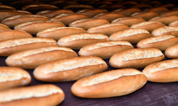 İzmir’de ucuz ekmek satışına devam