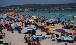 Çeşme’nin Üç Plajı Yeniden Mavi Bayrak Aldı