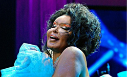 Bülent Ersoy’dan Canlı Performans Vurgusu