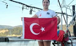 Ege Üniversitesi mezunu milli yüzücü Bengisu Avcı tarihi bir başarıya daha imza attı