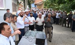 Salihli’nin tarihi mahallesinde eller yağmur için semaya açıldı