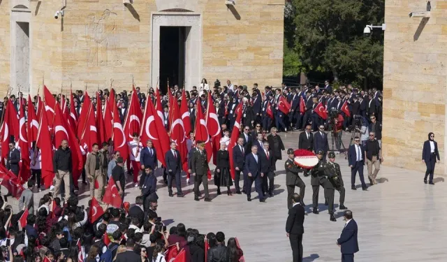 19 Mayıs Coşkusu Anıtkabir’de Başladı: “Emanetiniz Emin Ellerde”