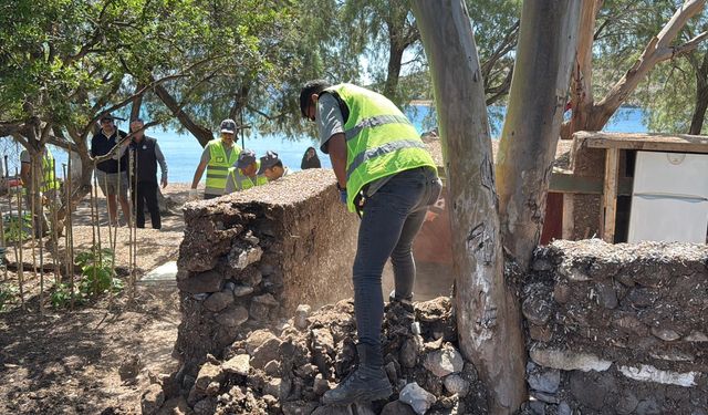 Bodrum'da Kaçak Yapı Doğal Sit Alanında Yıkıldı