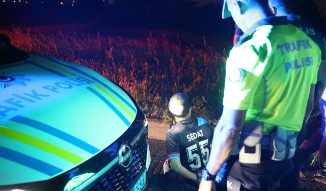 Denizli'de "Dur" İhtarına Uymayan Sürücü Polise Çarptı!