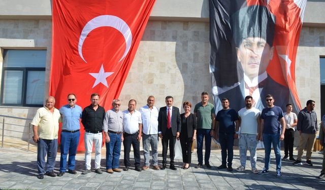 Dikili’ye Düğün Gibi Açılış: Yeni Salon Hizmete Girdi