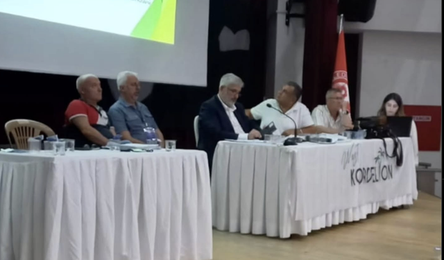 İzmir'de İş Dünyası Konut Kooperatifi yönetimi güven tazeledi