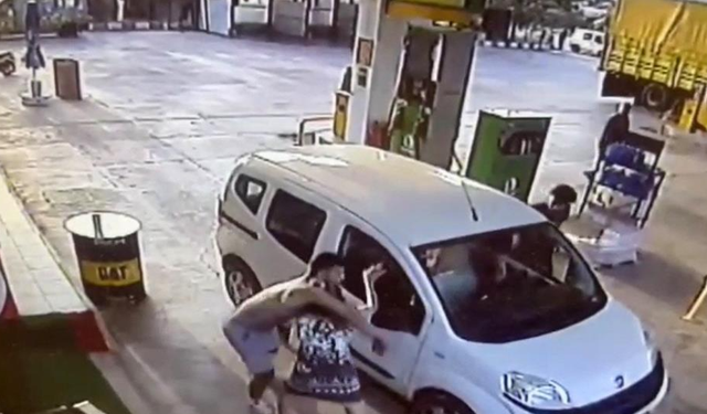 Fethiye’de Akaryakıt İstasyonunda Gasp Anı Kamerada