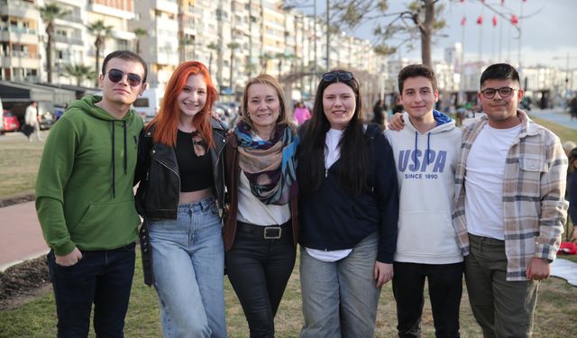 Konak’ta gençler forumda buluşuyor