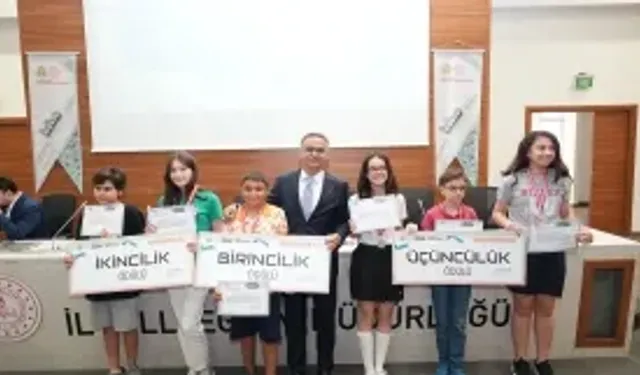 İzmir Bilim Olimpiyatları’nda 73 öğrenci ödüllendirildi