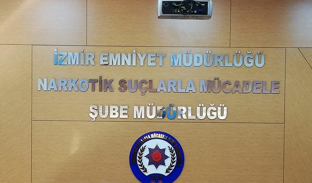 Bornova’da Araçtan 19 Kilo Yasaklı Madde Çıktı