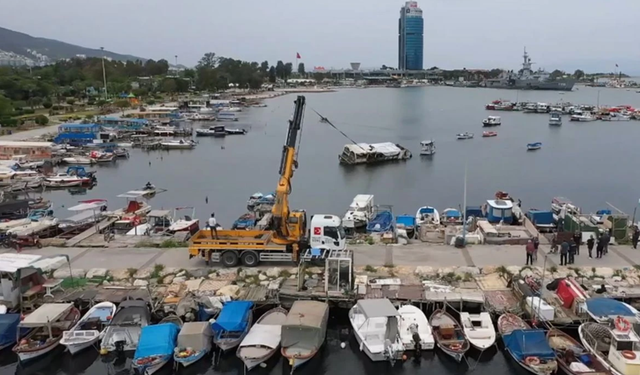 İzmir’de Atıl Tekne Temizliği Başladı