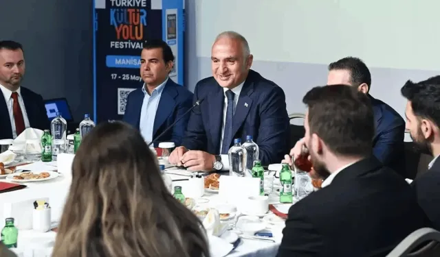 Kurban Bayramı Tatili 9 Gün Olacak Mı? Bakan Ersoy Açıkladı!