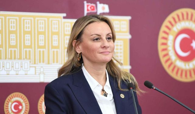 Bağımsız İzmir Milletvekili Seda Kaya Ösen CHP’ye Katılıyor!