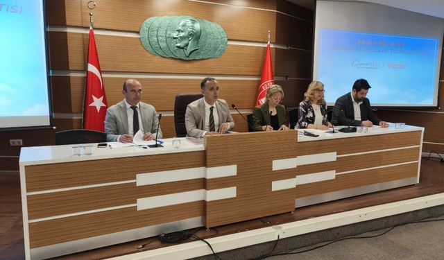 Bornova'nın Bütçe Krizi CHP ve AK Parti'yi Karşı Karşıya Getirdi