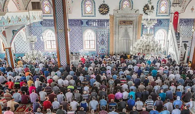 Bayram namazı saatleri 2025: İstanbul, Ankara, İzmir ve tüm illerde Kurban Bayramı namazı saat kaçta kılınacak?