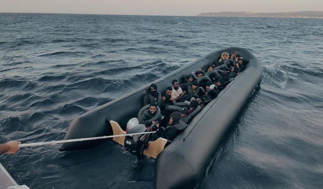 İzmir’de düzensiz göçmen operasyonu: 34 kişi denizden kurtarıldı