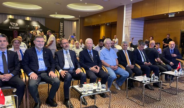 Çeşme motosurf dünyasını ağırlamaya hazırlanıyor