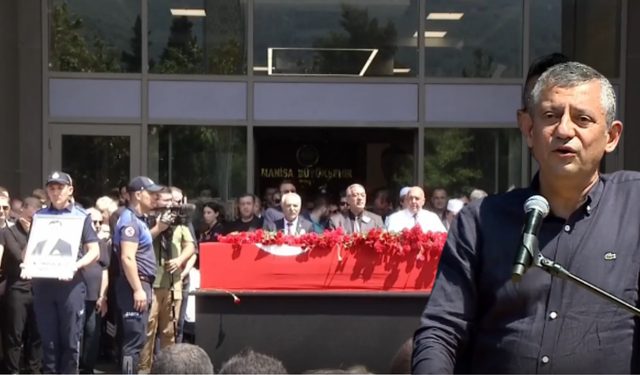 Özgür Özel Ferdi Zeyrek’e veda etti: “Manisa’yı emanet etti gitti”