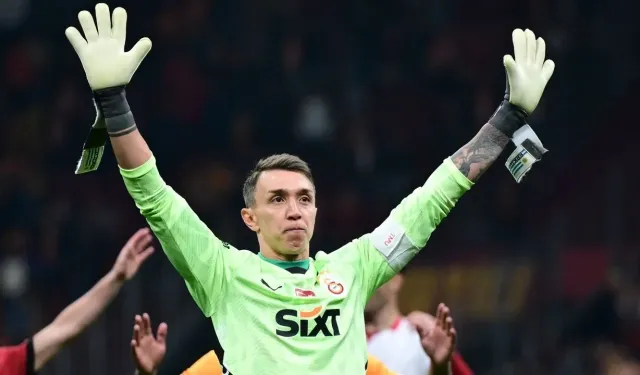 Galatasaray efsanesine gözyaşlarıyla veda: Muslera Türkiye'den ayrıldı
